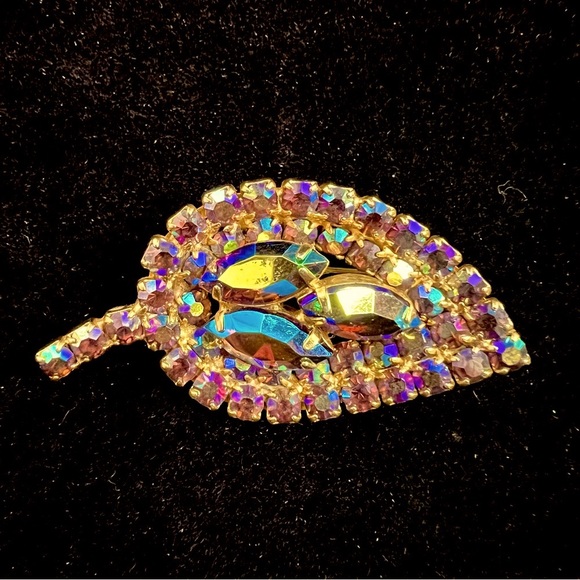 Vintage Jewelry - Vintage Prong Set AB Rhinestone Leaf Brooch w/ Gold Tone Setting